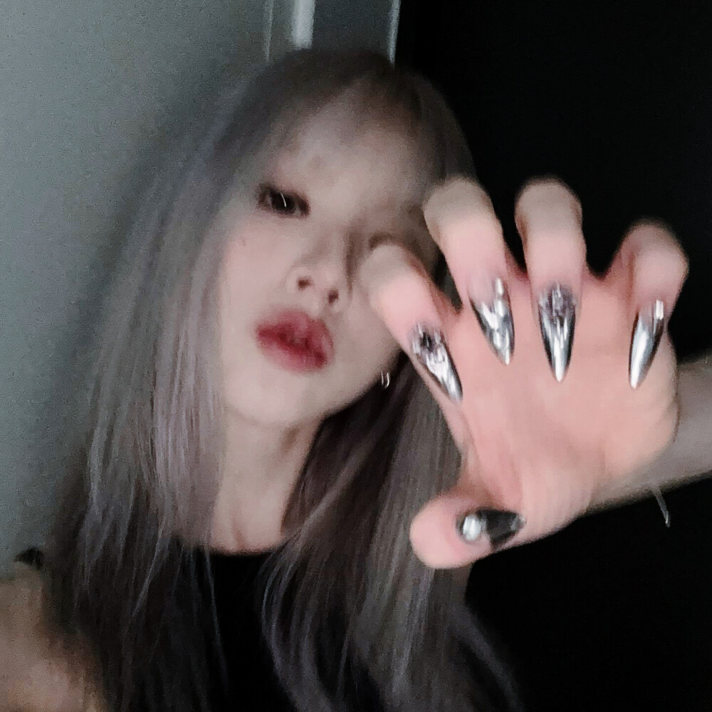 田姬振
拿图看简介