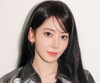 洪恩採&宫脇咲良&朴慜柱&外园彩羽