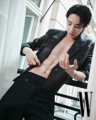 李洙赫 2025.11.3 W Korea 