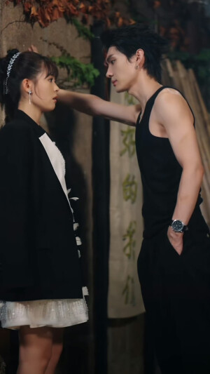 王译磊和翟一莹三搭《烬上月光》