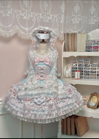 二选一啦，这两个颜色都好好看啊，真嘟非常心动这条，米米嘟
#lo #lolita #lo安利