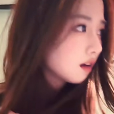 苍天和大地，是两面巨大合十的手掌，我们在其中，都被祝福