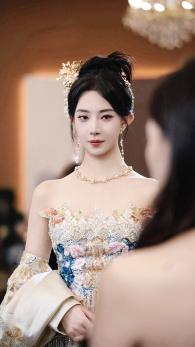 你对她下蛊，她可是苗疆圣女 祝芒星