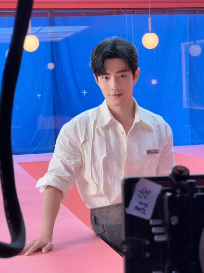 #日常见肖战# 当镜头对焦@肖战 ，定格此刻[卡皮巴拉] ​​​