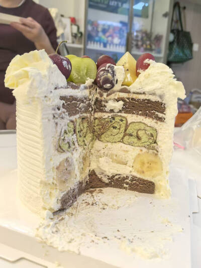 朋友做的可丽卷生日蛋糕