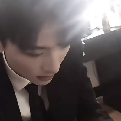 脸颊肉给我捏捏