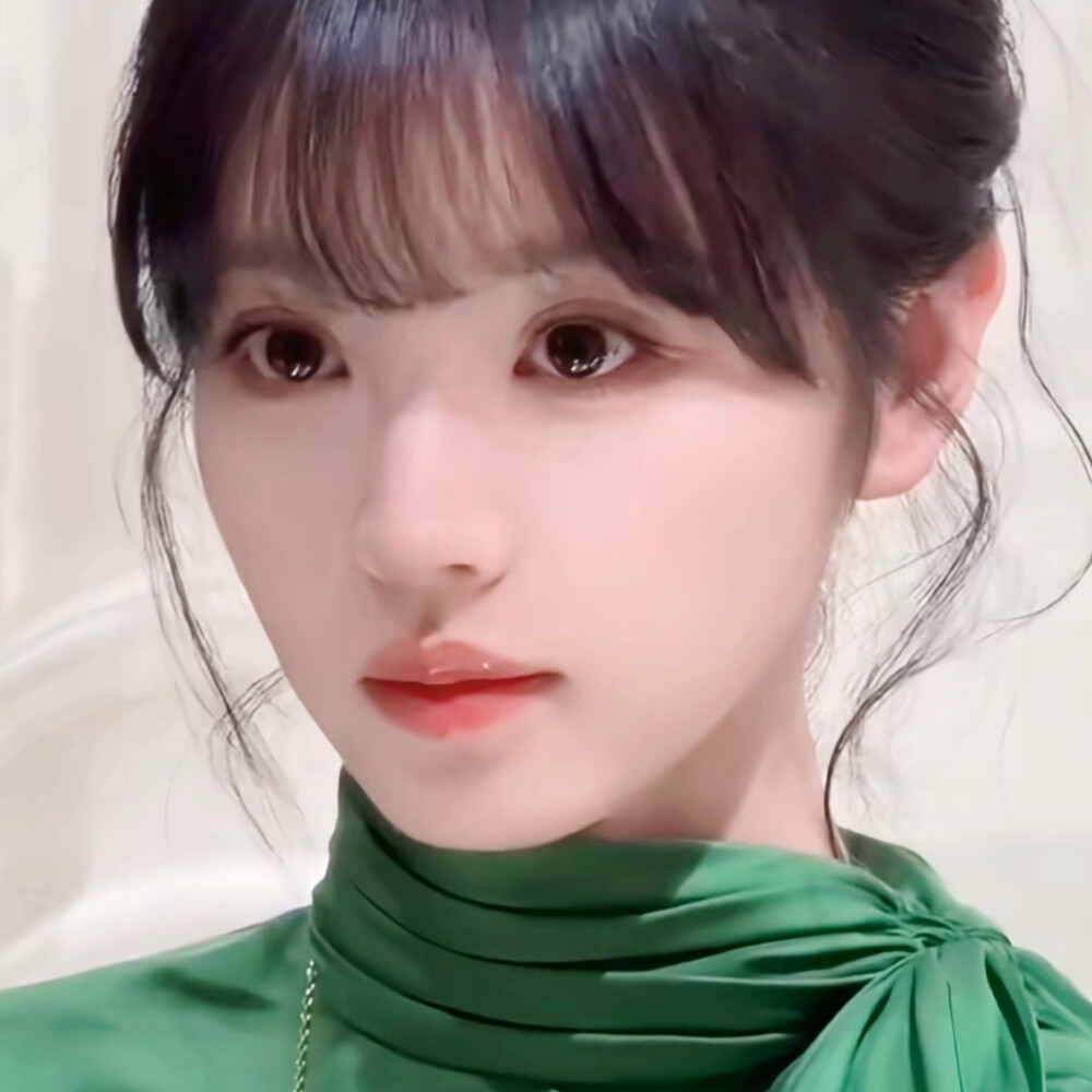 翡色青翠水欲滴