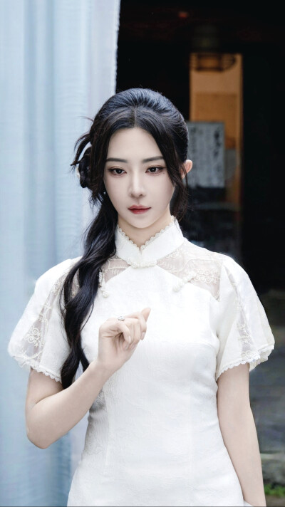 你对她下蛊，她可是苗疆圣女 祝芒星