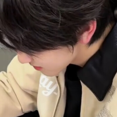 此男孩这个十一月帅成神了