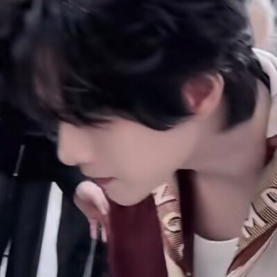 其实我觉得你有点呆呆的