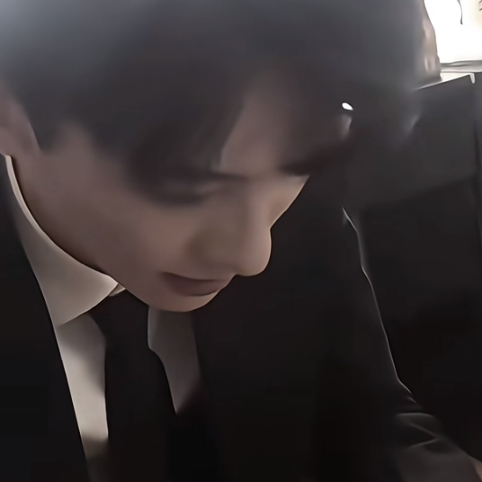 脸颊肉给我捏捏