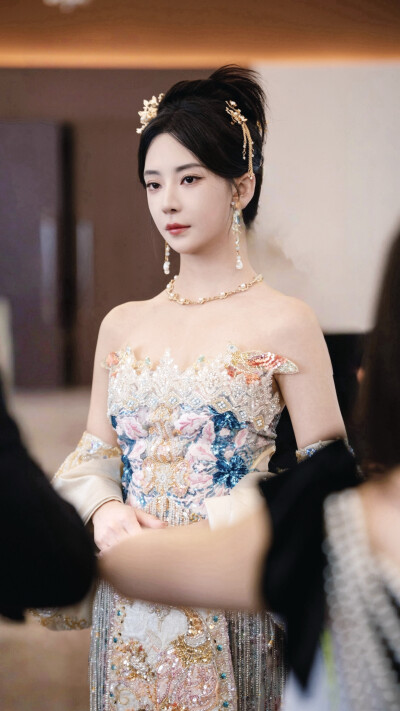 你对她下蛊，她可是苗疆圣女 祝芒星