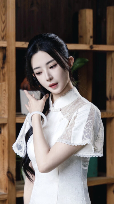 你对她下蛊，她可是苗疆圣女 祝芒星