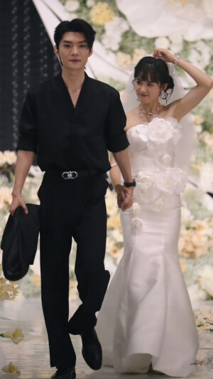 王译磊和翟一莹三搭《烬上月光》