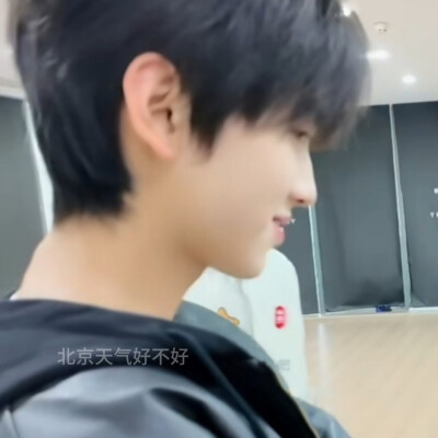 把恨化作刺揉在怀里，谁都不知道，只有我一个人疼