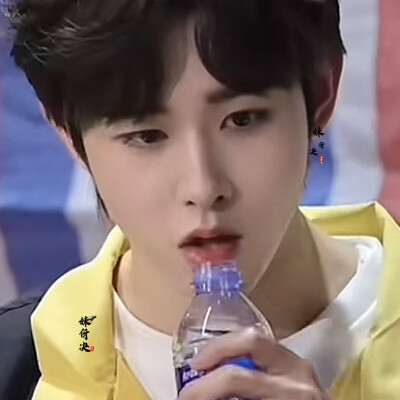 残留的诗阙吞咽了茉莉的气息