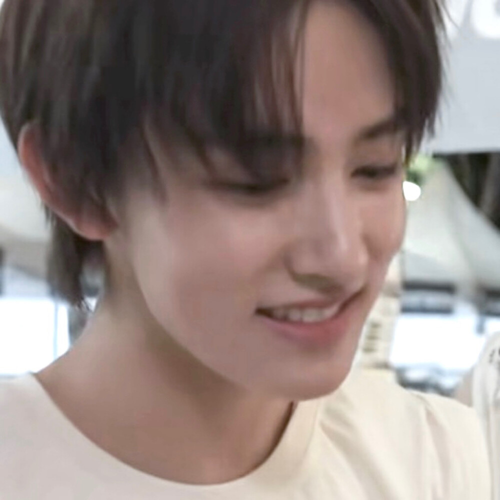 宝贝你忘涂唇膏了