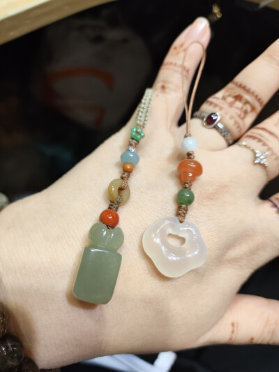 和田玉莲花印挂件