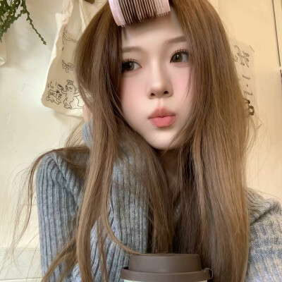 下辈子要做一颗牙齿 这样不开心的时候就有人疼了⁃ ⩊ ⁃