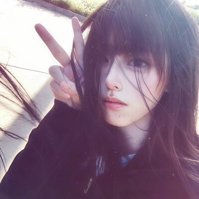 下辈子要做一颗牙齿 这样不开心的时候就有人疼了⁃ ⩊ ⁃