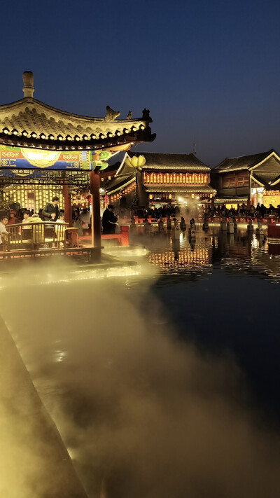 河头老街：云雾缭绕亭水间，绝美风光入眼帘。