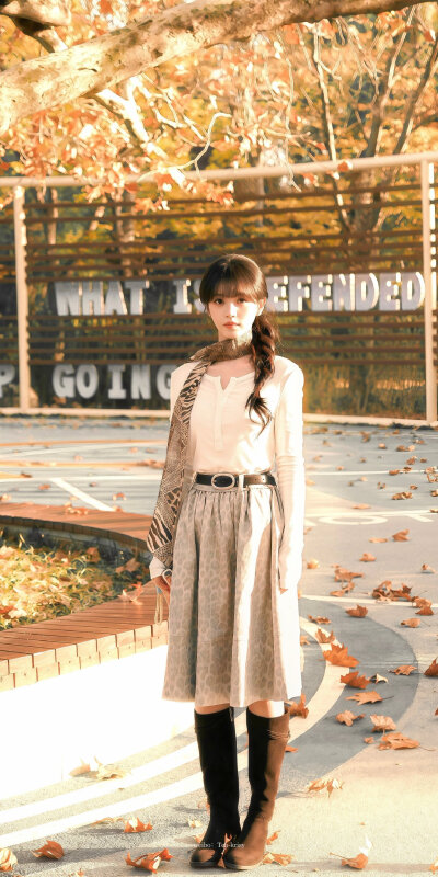 田曦薇 ｜林知夏
 #天才女友官宣杀青# ​​​