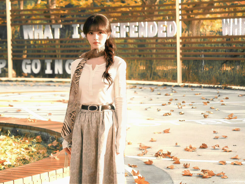 田曦薇 ｜林知夏
 #天才女友官宣杀青# ​​​