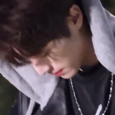 半夜蹲湖边别给自己吹感冒了