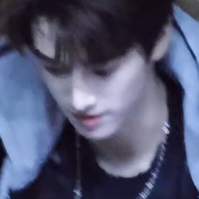 半夜蹲湖边别给自己吹感冒了