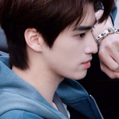 家秘给我发的路透(´･ω･`)