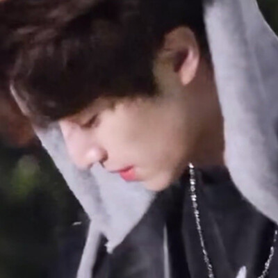 半夜蹲湖边别给自己吹感冒了