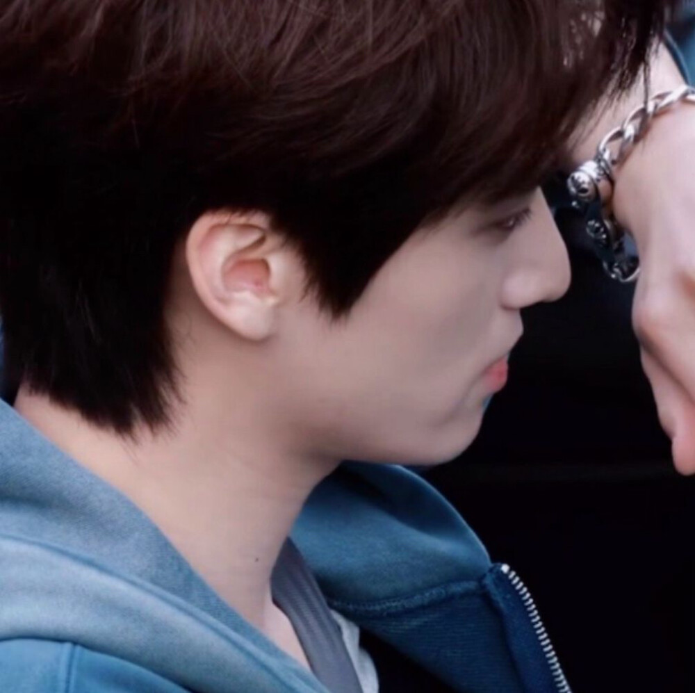 家秘给我发的路透(´･ω･`)