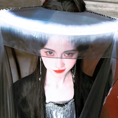 ෆ⃛(ᶿ̴͈᷇◟̵◞̵˂͈᷆ ფ