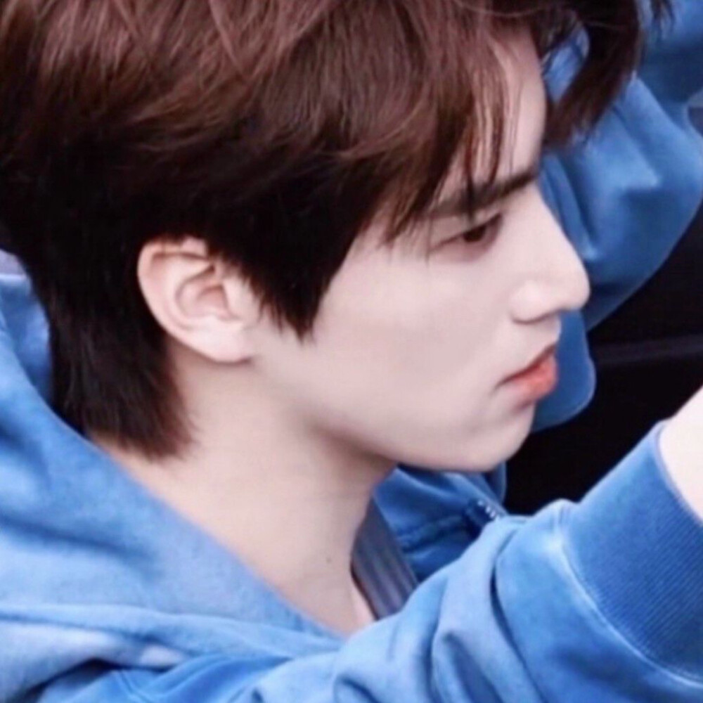 其实我最近本来不打算截了奈何这组秋名山车神（自封）太帅了。依旧调了