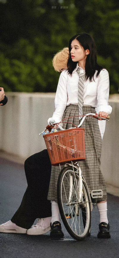 点燃我温暖你 命韵洵环
朱韵x李洵
张婧仪x陈飞宇