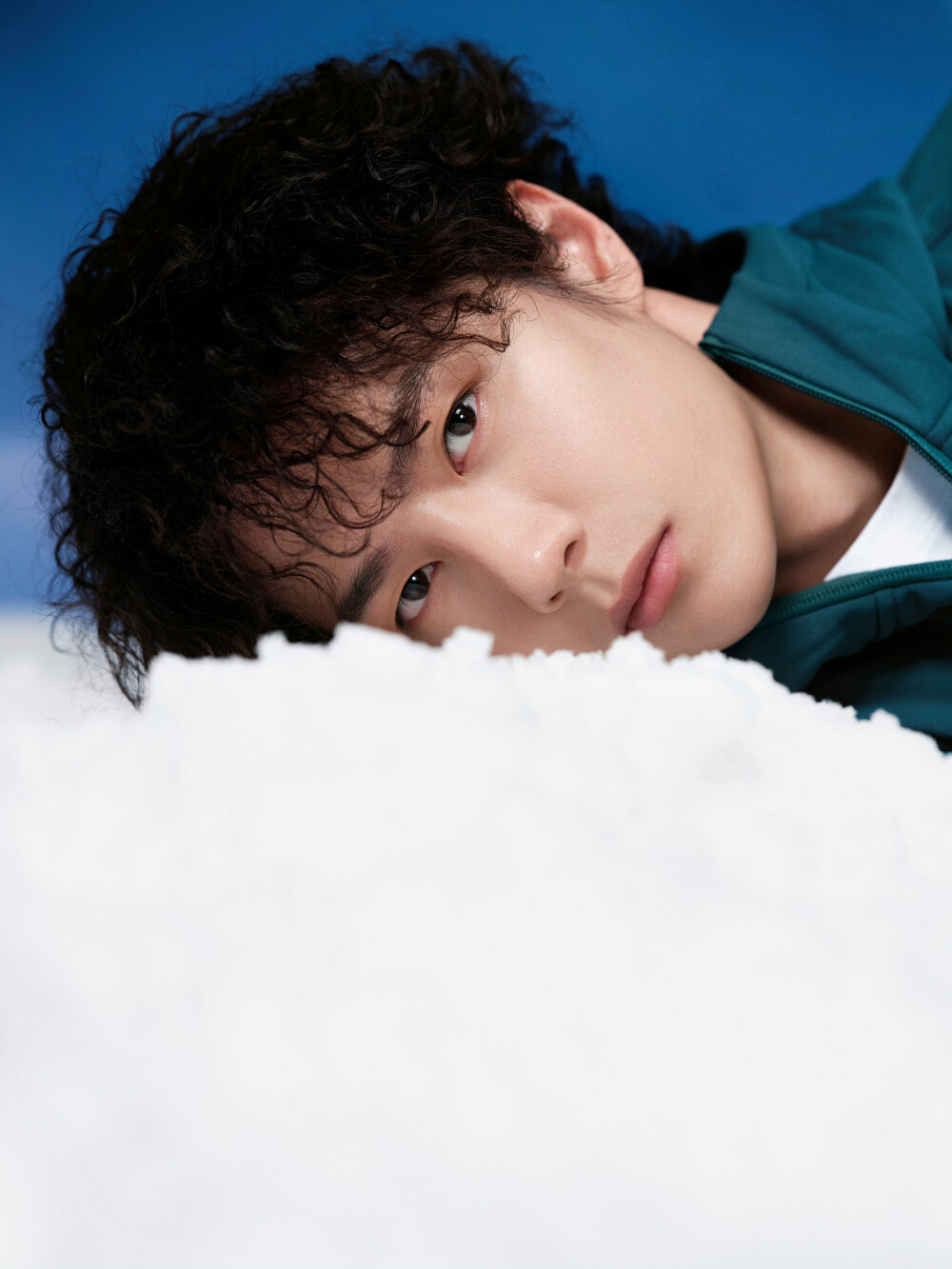 YIBO-OFFICIAL：
#探索新境2首映会直播#
向上，是岩壁的极境；向内，是成长的心境；把对未知的追问，变成亲手触摸的答案。新的探索故事，即将开篇。
#探索新境2# 一博「岩」选漫谈首映会直播即将开始 ，与@UNIQ-王一博 直播见！