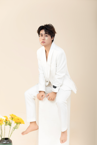 龙国兵的伤感头像黎平县水口镇网红男生头像黑白头像黎平网红博艺机械舞男生自拍照片