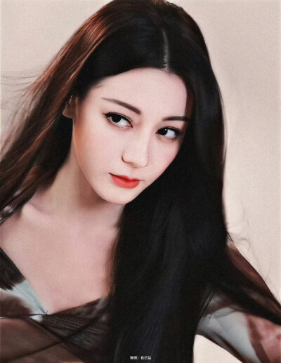 《枭起青壤》
聂九罗⚔️迪丽热巴. ​​​