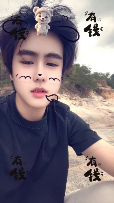龙国兵的伤感头像黎平县水口镇网红男生头像黑白头像黎平网红博艺机械舞男生自拍照片