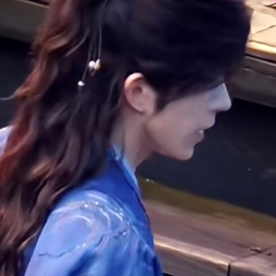 摇摇欲坠不止你的泪