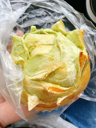 斑斓酥皮叉烧包