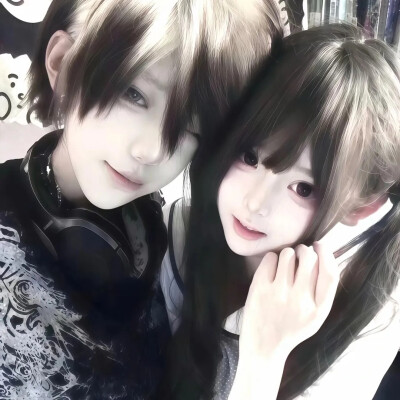 我不能保证你的世界没有雨 但我愿意为你撑起伞