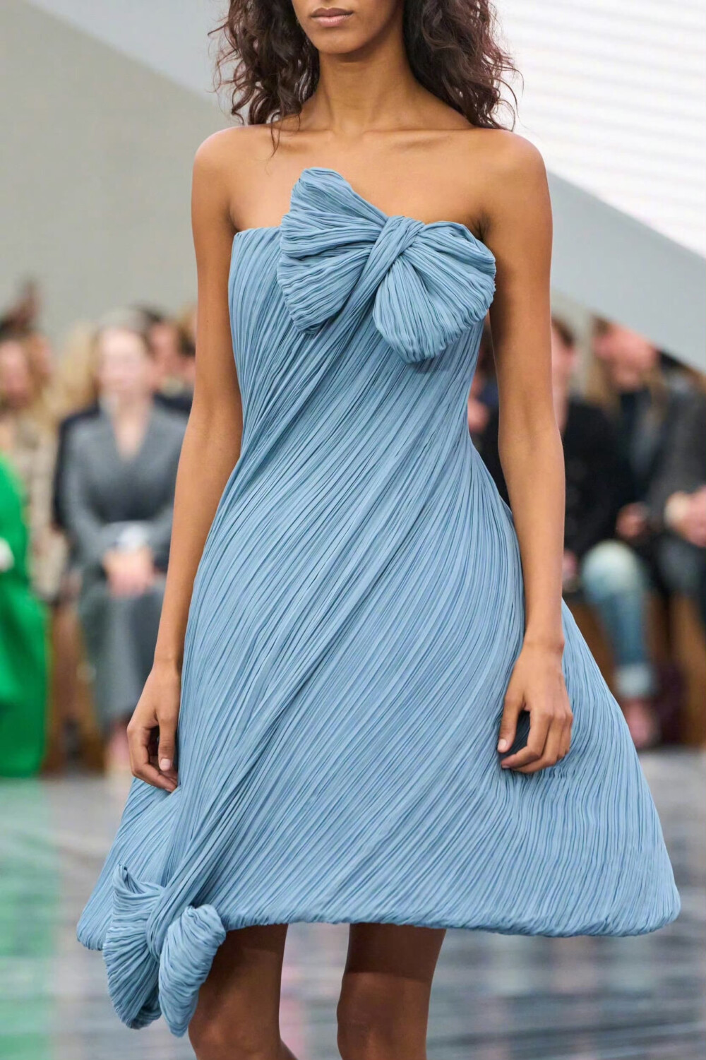 BY爱喝可乐的古娜小姐