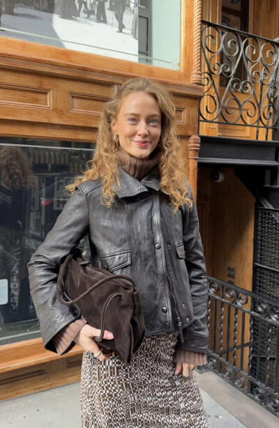 BY爱喝可乐的古娜小姐