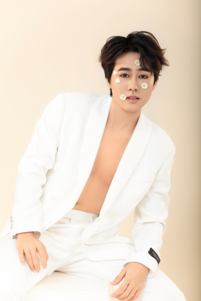 龙国兵的伤感头像黎平县水口镇网红男生头像黑白头像黎平网红博艺机械舞男生自拍照片