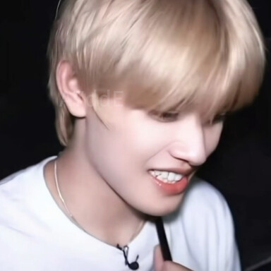 她对我蹬鼻子上脸的时候 我只觉得她真的很可爱