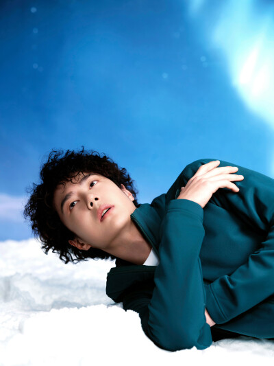 YIBO-OFFICIAL：
#探索新境2首映会直播#
向上，是岩壁的极境；向内，是成长的心境；把对未知的追问，变成亲手触摸的答案。新的探索故事，即将开篇。
#探索新境2# 一博「岩」选漫谈首映会直播即将开始 ，与@UNIQ-王…