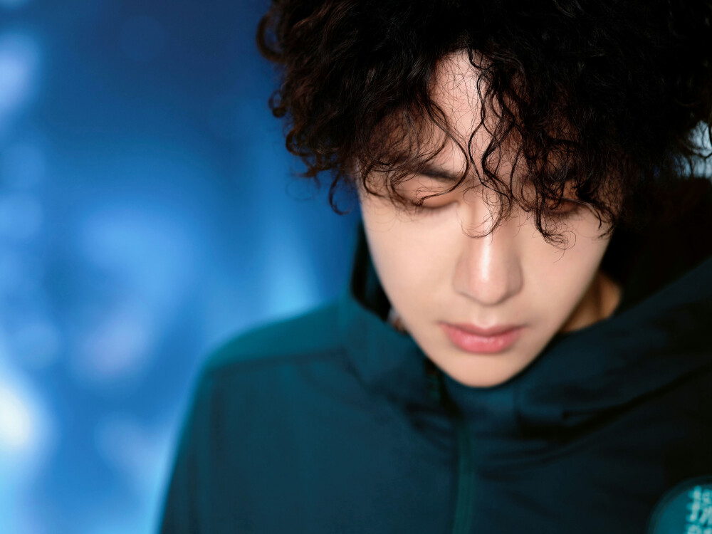 YIBO-OFFICIAL：
#探索新境2首映会直播#
向上，是岩壁的极境；向内，是成长的心境；把对未知的追问，变成亲手触摸的答案。新的探索故事，即将开篇。
#探索新境2# 一博「岩」选漫谈首映会直播即将开始 ，与@UNIQ-王一博 直播见！