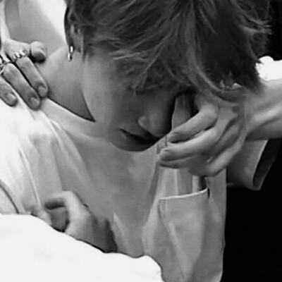 怕没人给你擦眼泪