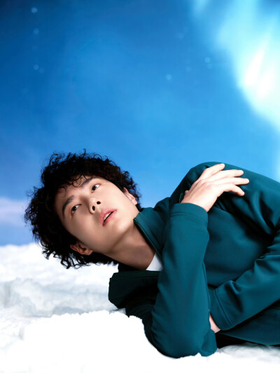 #王一博[超话]# · #探索新境2首映会直播#
向上，是岩壁的极境；向内，是成长的心境；把对未知的追问，变成亲手触摸的答案。新的探索故事，即将开篇。[开学季]
#探索新境2# 一博「岩」选漫谈首映会直播即将开始 ，与…